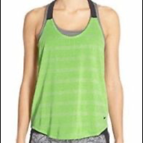 Nike Tops - Nike Elastika elevante Tank